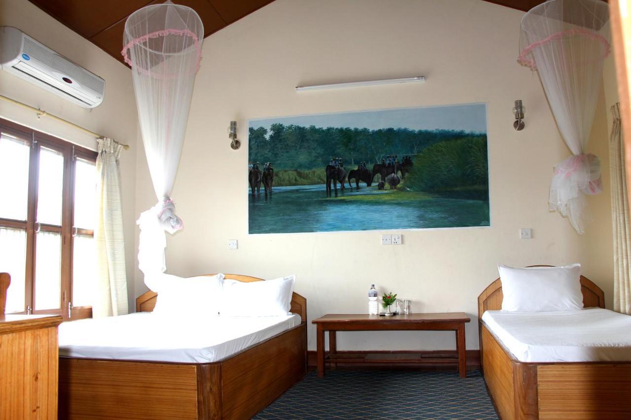Rhino Land Jungle Lodge Sauraha Exterior foto